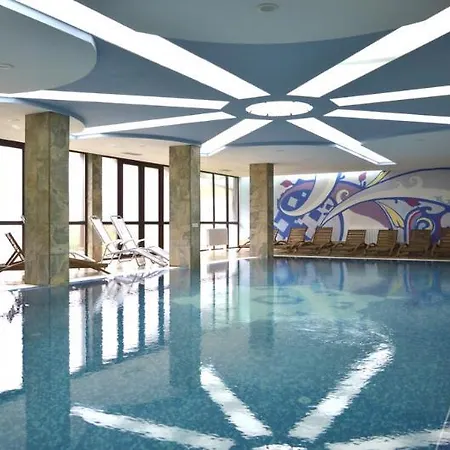 Apartament In Infinity 4*